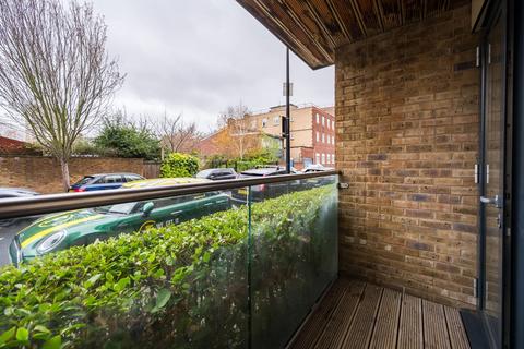 1 bedroom flat for sale, Shepherd Court, E14, Docklands, London, E14