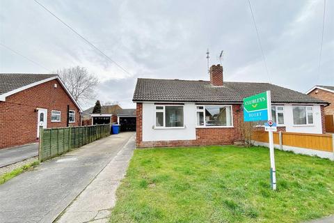 3 bedroom semi-detached bungalow to rent, Roman Avenue North, Stamford Bridge