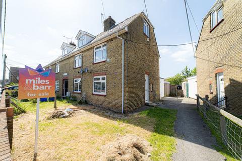 3 bedroom end of terrace house for sale, Priory Place, Faversham, ME13