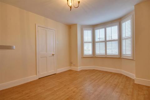 2 bedroom terraced house to rent, Brook Road, Lymington