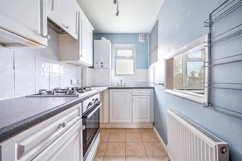 2 bedroom flat for sale, Mill Road, Epsom