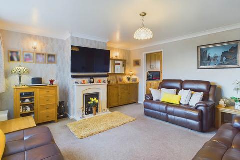 25 Fowey Crescent, Callington, PL17 7PJ