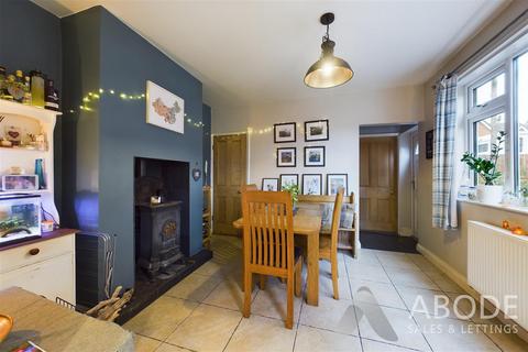 44 Dove Walk, Uttoxeter, ST14 8EH