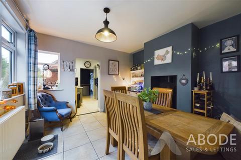 44 Dove Walk, Uttoxeter, ST14 8EH