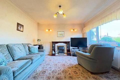 2 bedroom semi-detached bungalow for sale, Heybeck Lane, Dewsbury