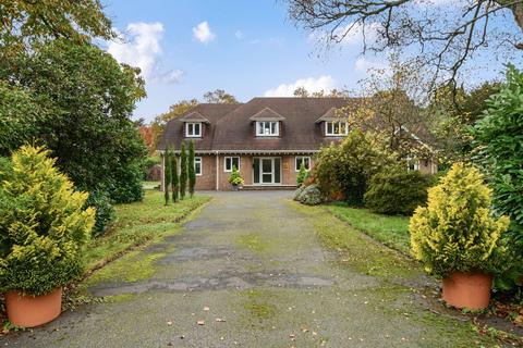 6 bedroom detached house for sale, Birch Road, Chilworth, Southampton, Hampshire, SO16