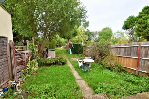 3 bedroom terraced house to rent, Herne Road, Bushey WD23