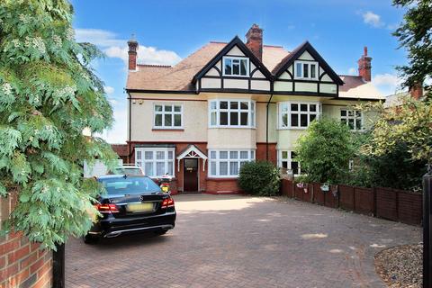 5 bedroom semi-detached house to rent, Tonbridge Road, Maidstone ME16