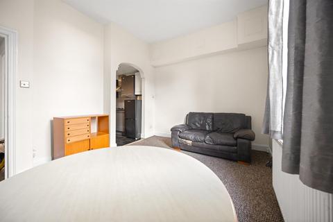 1 bedroom flat to rent, Elgin Avenue, Maida Vale W9