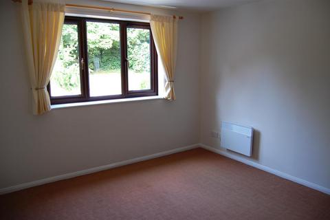 2 bedroom apartment to rent, Oakstead Close, Ipswich