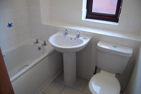 2 bedroom apartment to rent, Oakstead Close, Ipswich