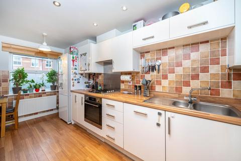 44 Hathersage Close, Grantham, NG31 7GP