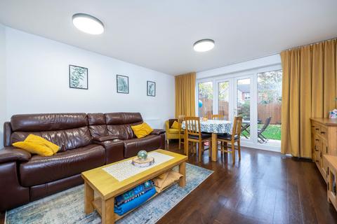 44 Hathersage Close, Grantham, NG31 7GP