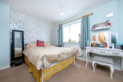 12 Birkdale Close, Grantham, NG31 9RS