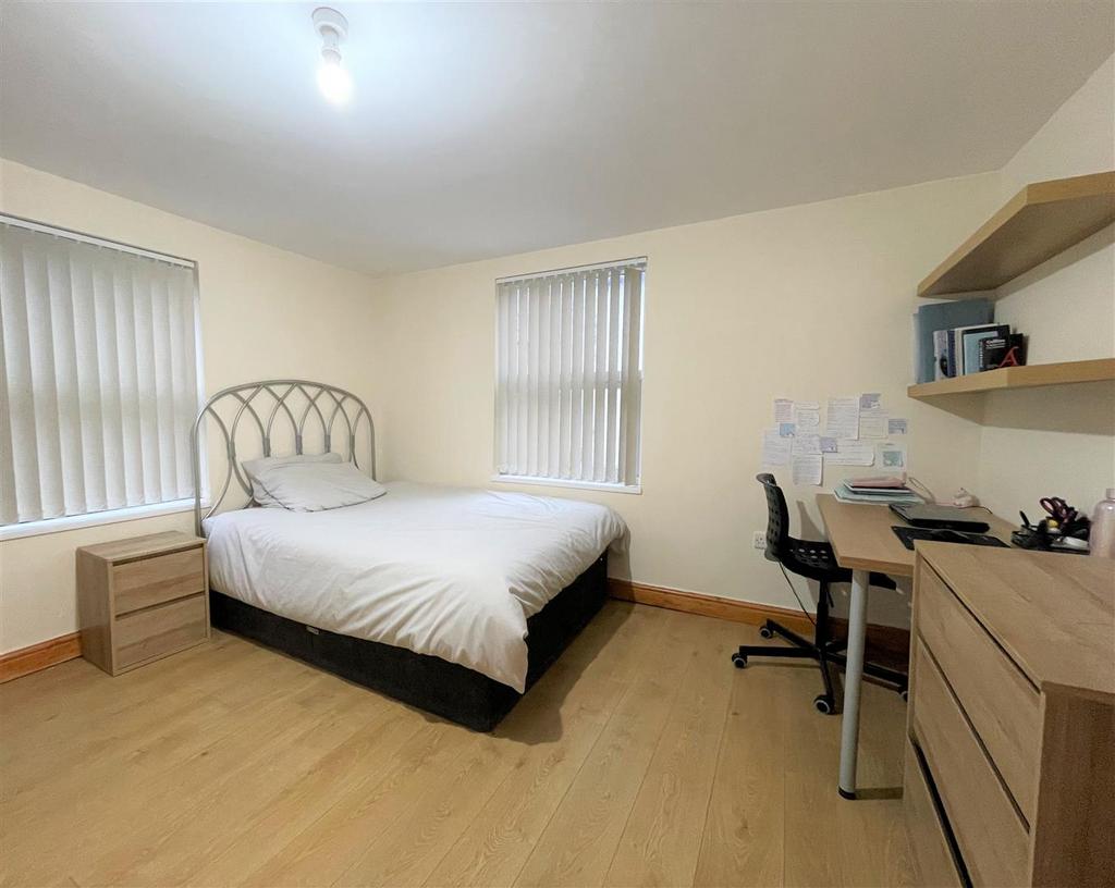 Bedroom 4.jpg