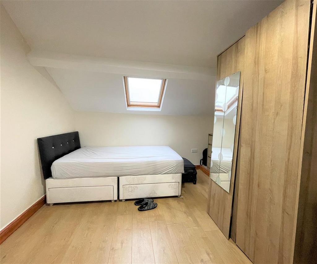 Bedroom 3a.jpg