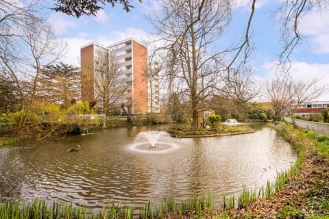 2 bedroom flat for sale, The Grange, The Knoll, Ealing, London, W13