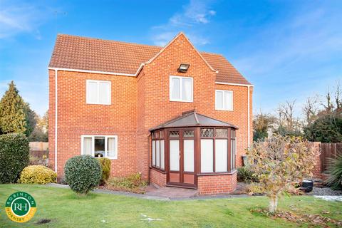 4 bedroom detached house for sale, Station Road, Arksey, Doncaster