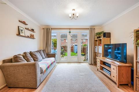 6 Delaporte Close, Epsom, KT17 4AF