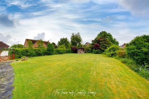 5 bedroom detached house for sale, Main Street, Wick WR10