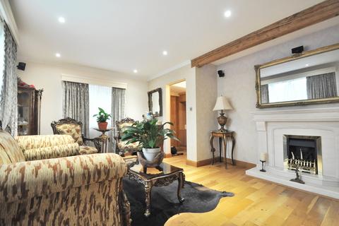 3 bedroom detached house for sale, Princes Plain, Bromley BR2