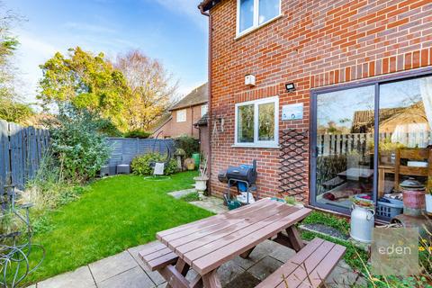 3 bedroom end of terrace house for sale, Coombe Close, Snodland, ME6