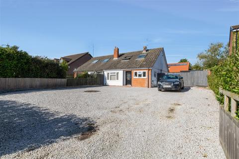 19 Leys Road, Loughton, Milton Keynes, MK5 8AZ