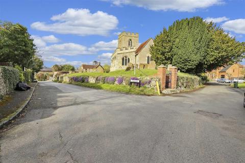 19 Leys Road, Loughton, Milton Keynes, MK5 8AZ