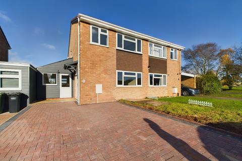 3 bedroom semi-detached house to rent, Buckfield Road, Leominster HR6