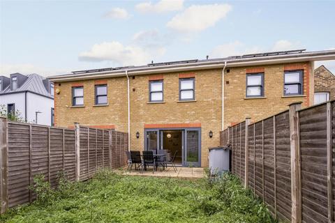 53 Albert Road, Kingston Upon Thames, KT1 3DQ