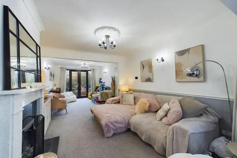 5 bedroom house for sale, Farm Way, Hornchurch