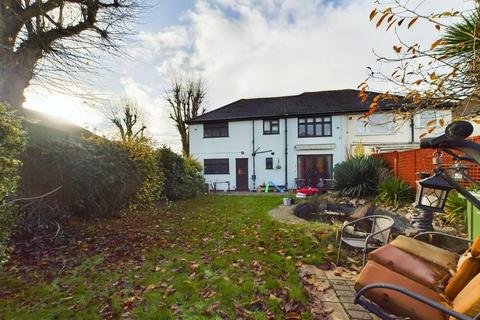 5 bedroom house for sale, Farm Way, Hornchurch