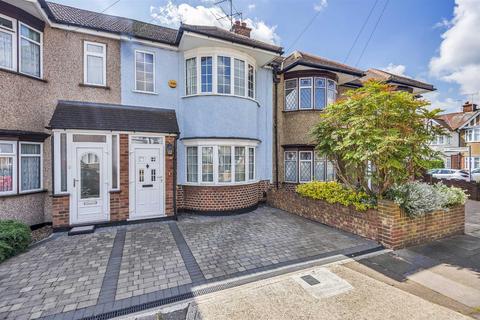 3 bedroom terraced house for sale, Bessingby Road, Ruislip HA4