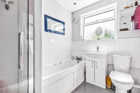 4 Bessingby Road, Ruislip, HA4 9DA