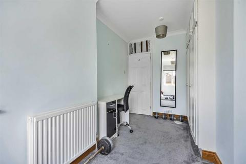 4 Bessingby Road, Ruislip, HA4 9DA