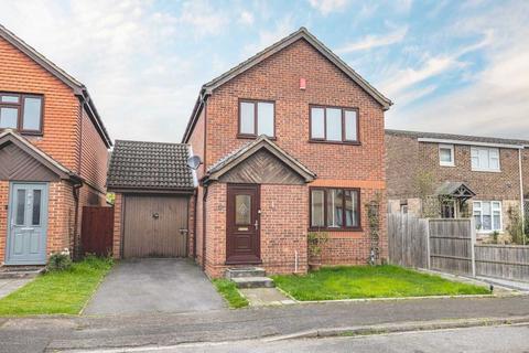 14 Holmlea Road, Datchet, Slough, SL3 9HQ