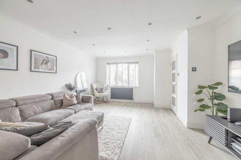 14 Holmlea Road, Datchet, Slough, SL3 9HQ