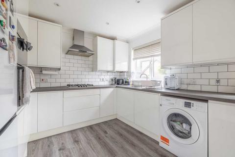 14 Holmlea Road, Datchet, Slough, SL3 9HQ