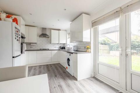 14 Holmlea Road, Datchet, Slough, SL3 9HQ