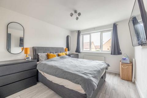 14 Holmlea Road, Datchet, Slough, SL3 9HQ