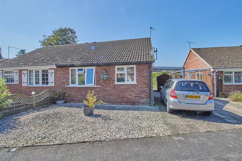 2 bedroom semi-detached bungalow to rent, Sycamore Close, Burbage.