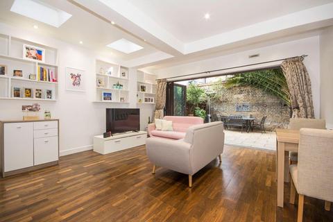 2 bedroom flat to rent, Shelgate Road, Battersea SW11