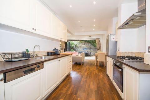 2 bedroom flat to rent, Shelgate Road, Battersea SW11