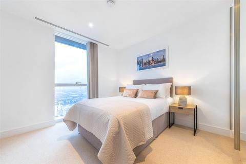 3 bedroom apartment to rent, Maine Tower, Canary Wharf E14