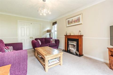 4 bedroom detached house to rent, Bowfell Drive, Langdon Hills, Essex, SS16