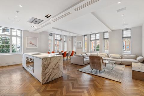 3 bedroom apartment for sale, Langham Street, London W1W