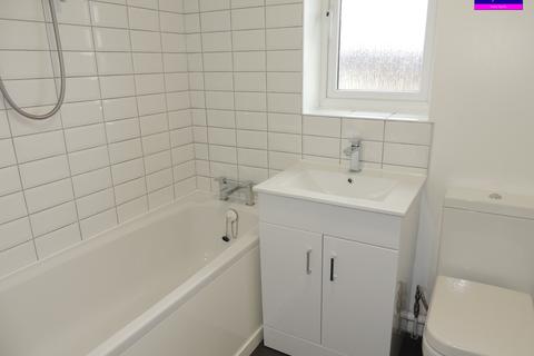 1 bedroom flat to rent, Waddington Close, Enfield EN1