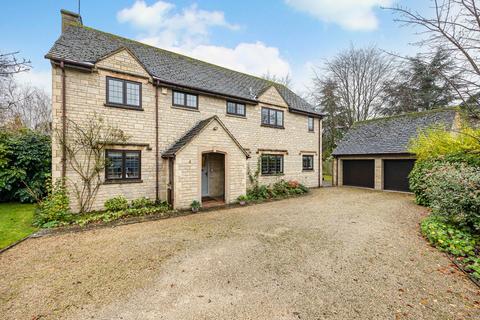 4 bedroom detached house for sale, Orchard Close, Lechlade, Gloucestershire, GL7