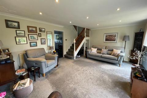 44 Valley Close, Waltham Abbey, EN9 2DU