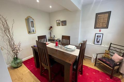 44 Valley Close, Waltham Abbey, EN9 2DU